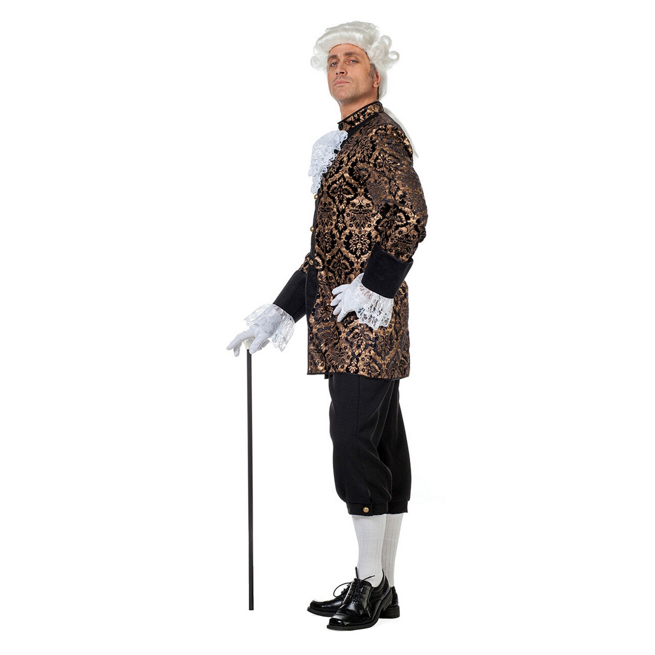 Op deze afbeelding zie je een Kostuums, van het merk Wilbers. Markies Louis De Sade Man Kostuum
