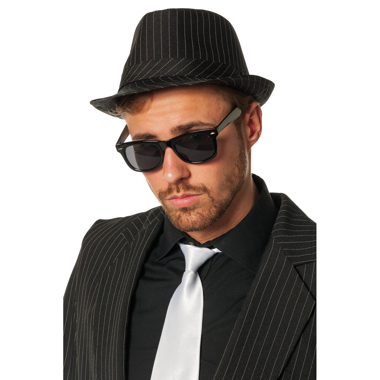 Op deze afbeelding zie je een Accessoires, van het merk Wilbers. Mister Maffia Gangsterhoed Gestreept