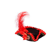 Op deze afbeelding zie je een Accessoires, van het merk Wilbers. Hoed Mini Driesteek Rood