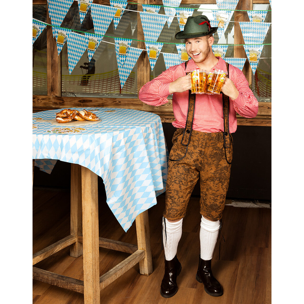 Op deze afbeelding zie je een Accessoires, van het merk Boland. Groene Tirol Hoed Oktoberfest