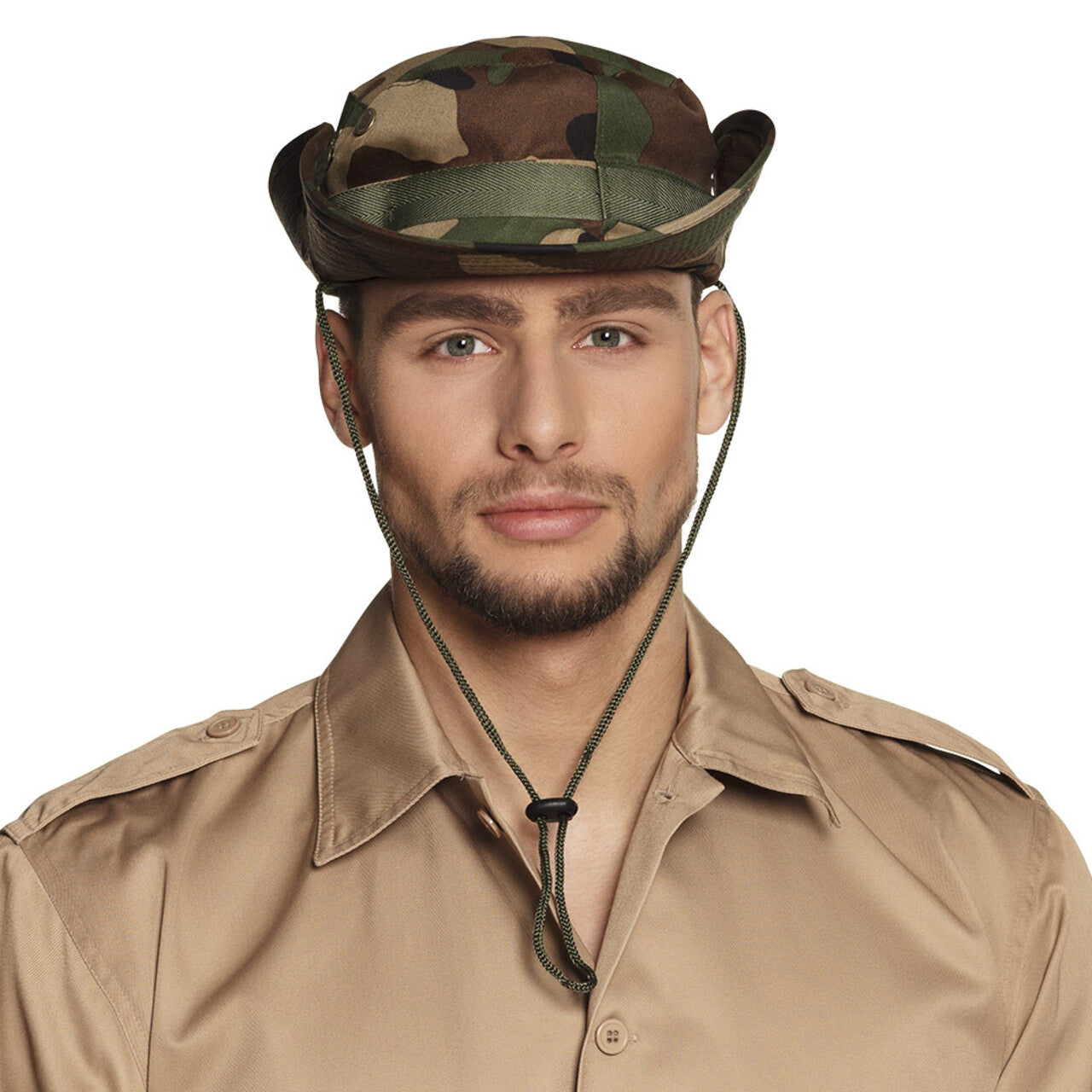 Op deze afbeelding zie je een Accessoires, van het merk Boland. Hoed Soldaat Jungle Camouflage