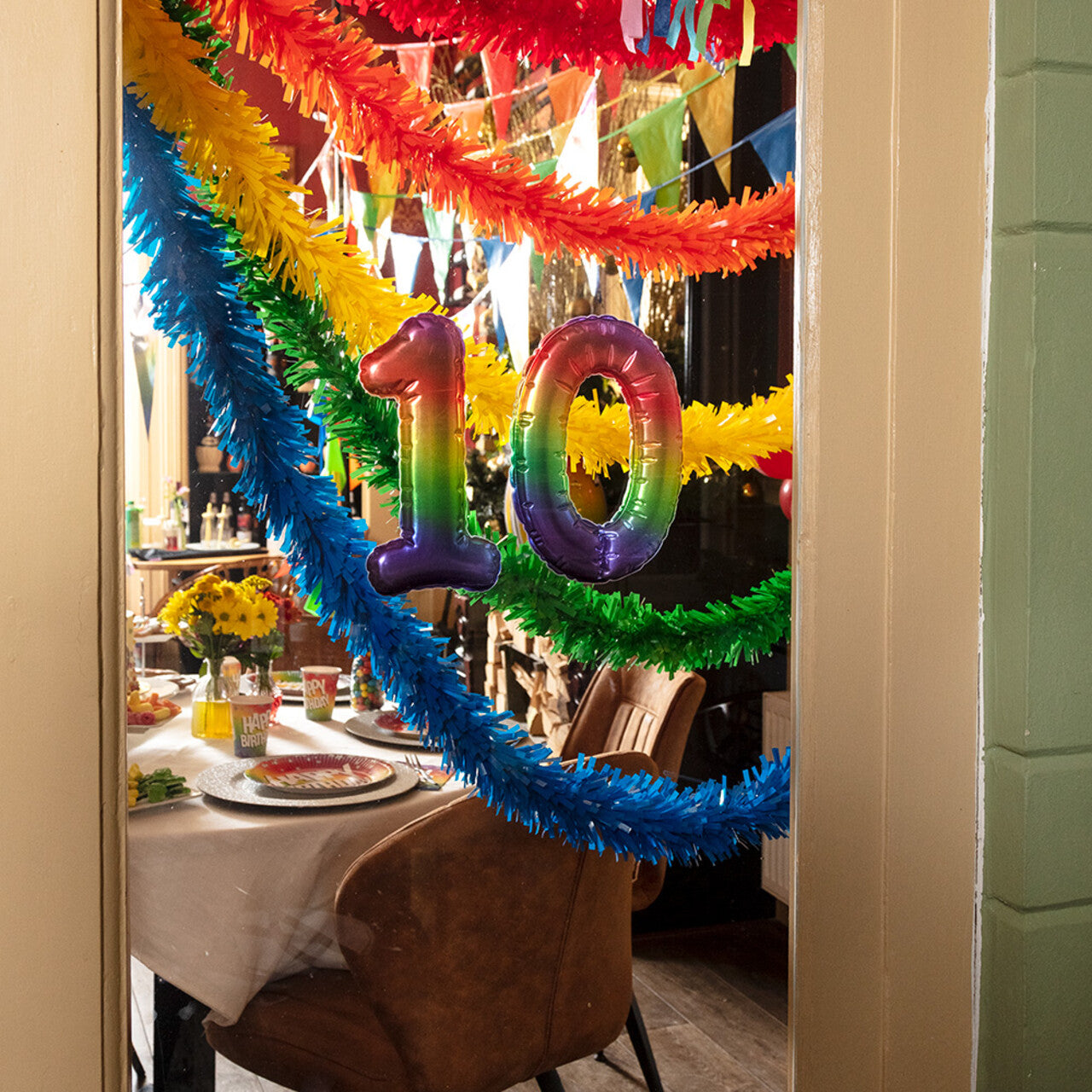 Op deze afbeelding zie je een Decoratie, van het merk Boland. Pvc Boa Slinger Blauw