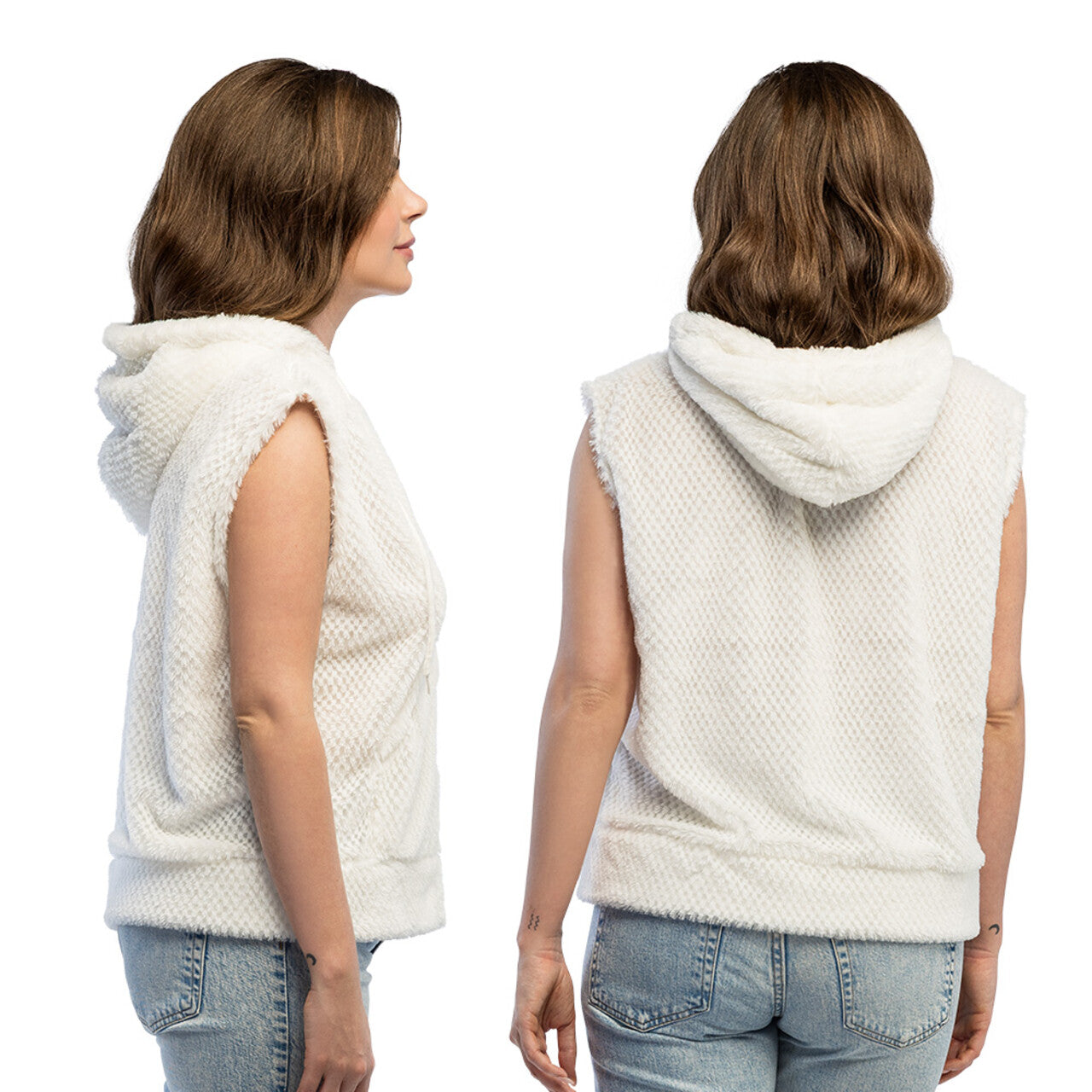 Op deze afbeelding zie je een Kostuums, van het merk Boland. Must Have Bodywarmer Fluffy Wit Vrouw