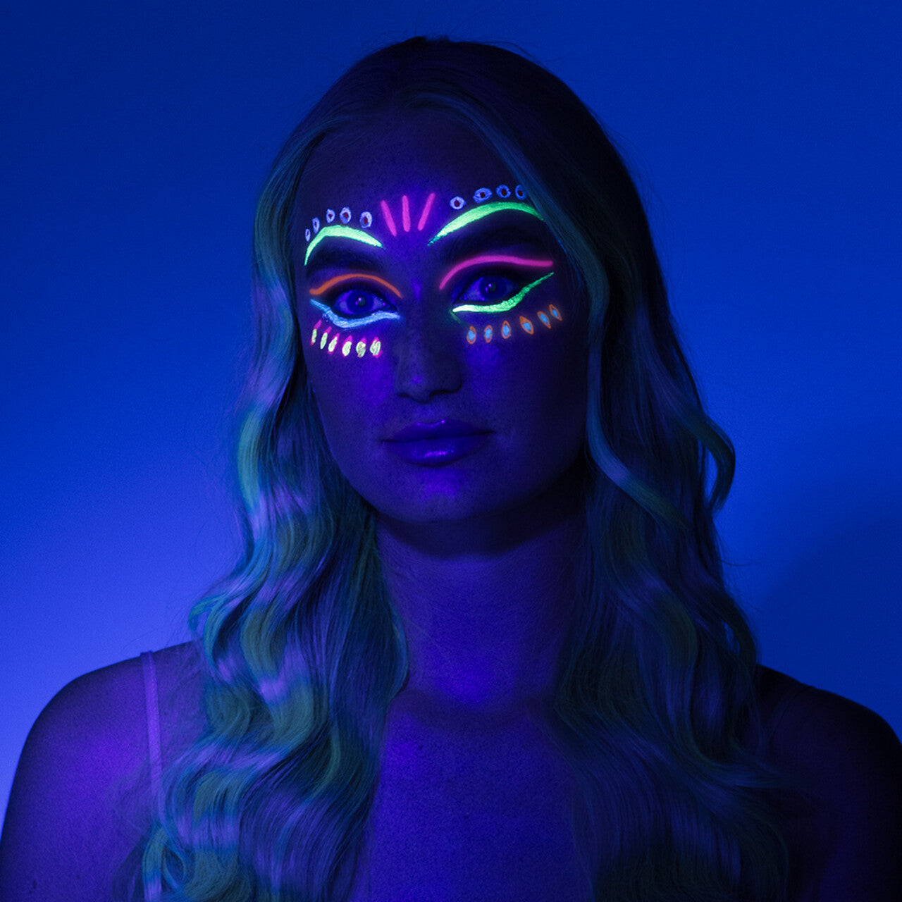 Op deze afbeelding zie je een Accessoires, van het merk Boland. Schmink Kit Uv Neon