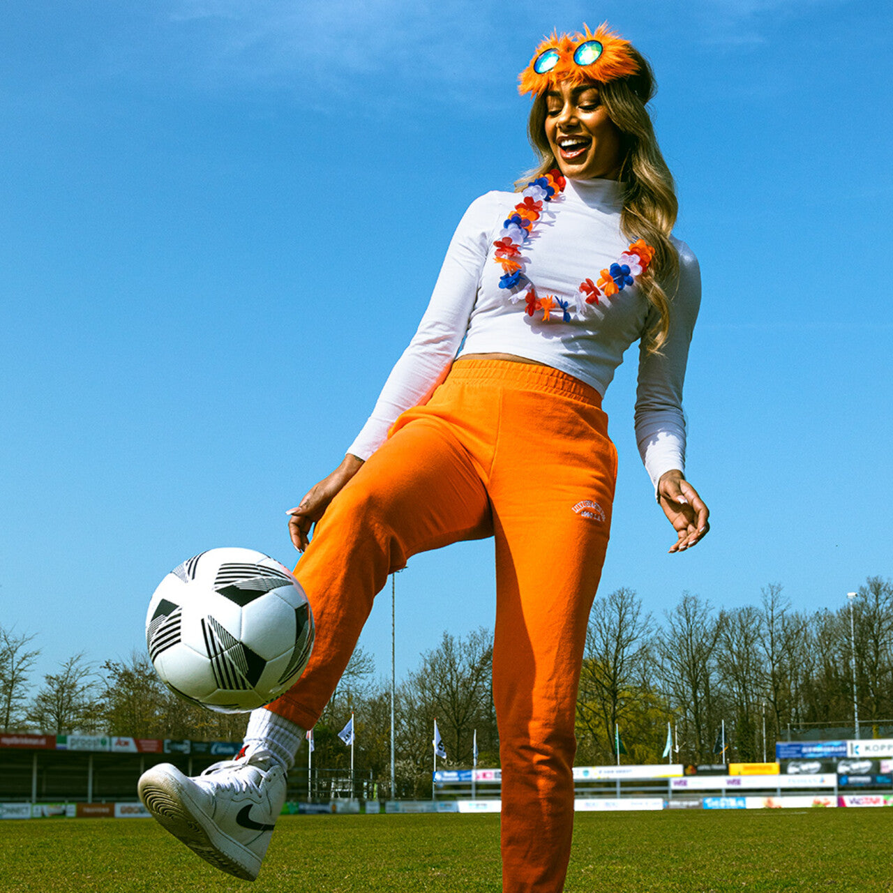 Op deze afbeelding zie je een Accessoires, van het merk Boland. Hawaïkrans Hup Holland