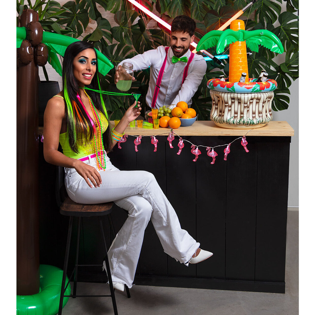 Op deze afbeelding zie je een Accessoires, van het merk Boland. Set 4 Armbanden 80s Party