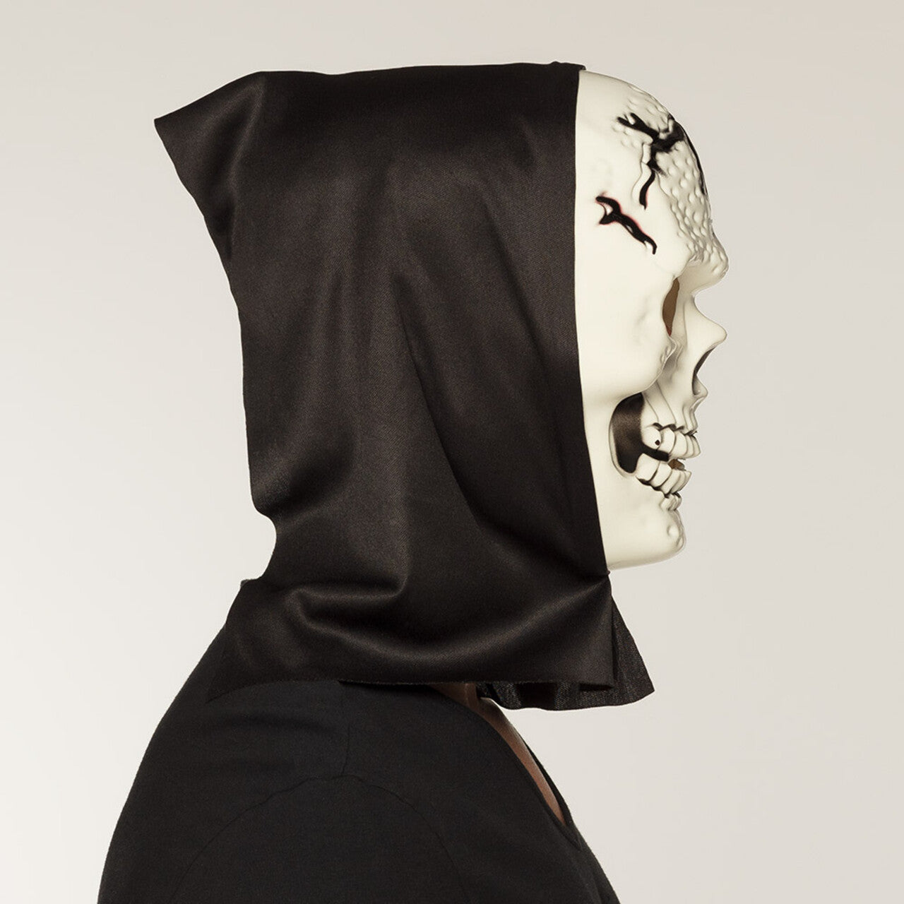 Op deze afbeelding zie je een Accessoires, van het merk Boland. Masker Angry Death Skull