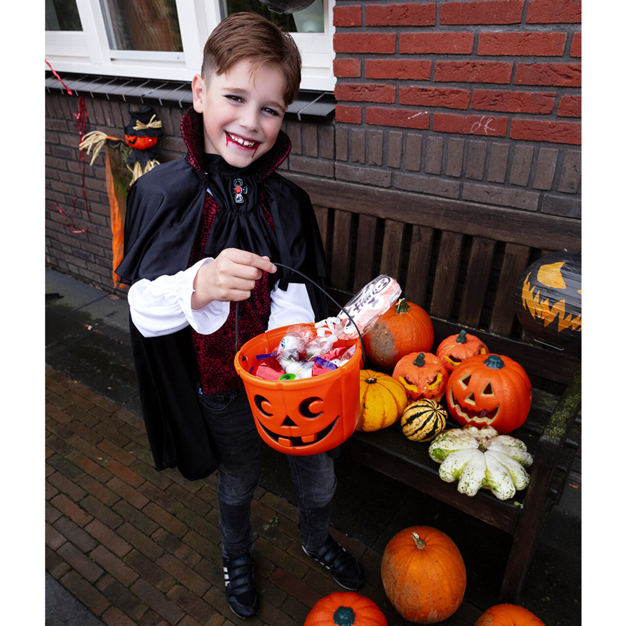 Op deze afbeelding zie je een Accessoires, van het merk Boland. Pompoen Snoep Emmer Oranje