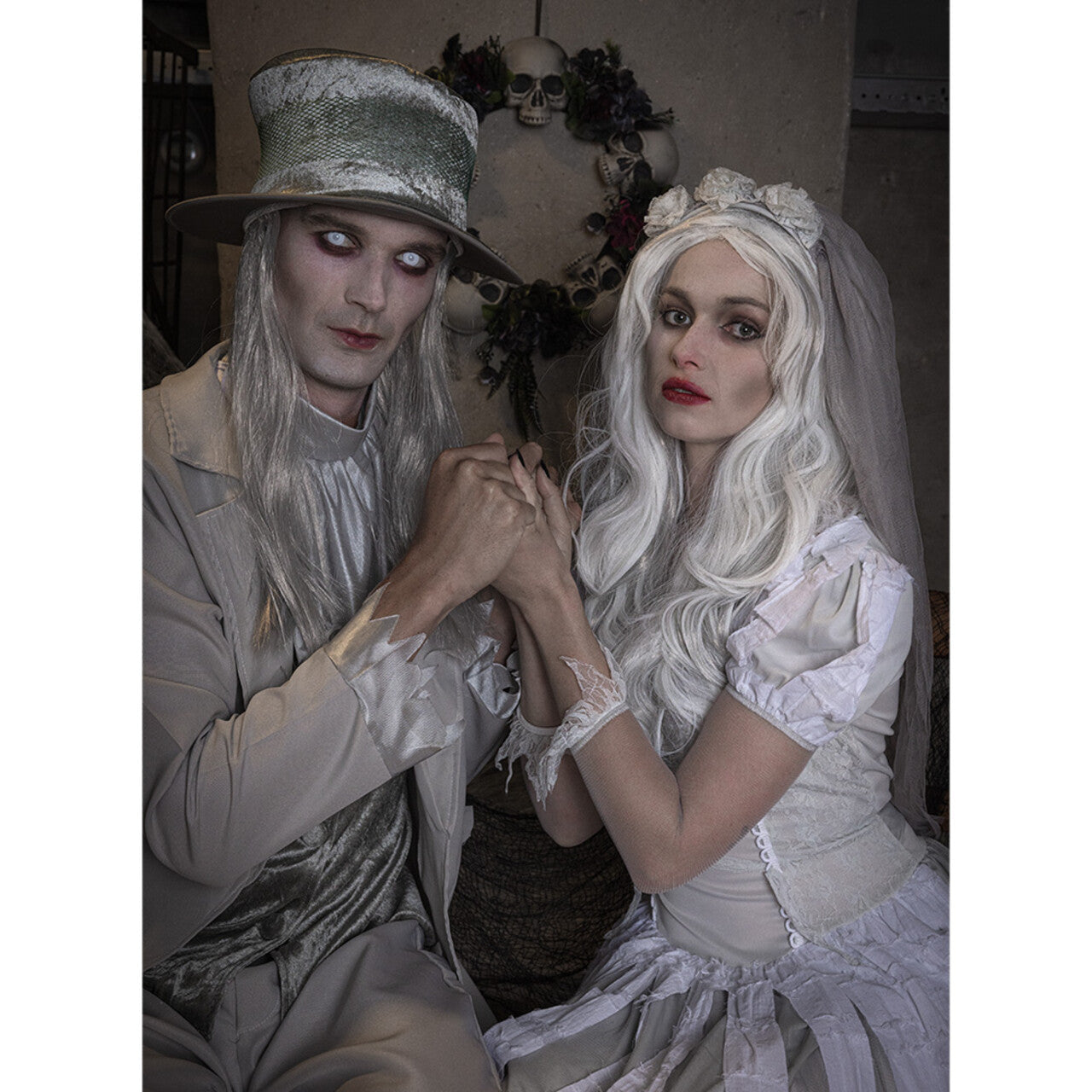 Op deze afbeelding zie je een Kostuums, van het merk Boland. Mary Marry Me Vrouw Kostuum