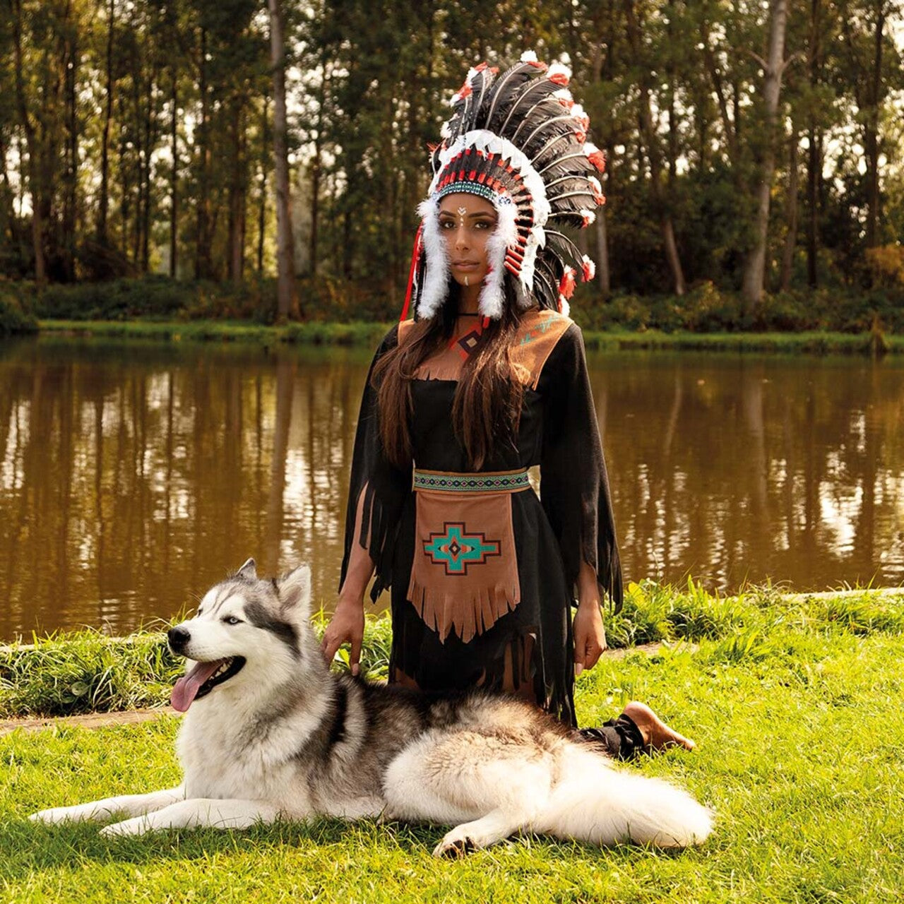 Op deze afbeelding zie je een Kostuums, van het merk Boland. Indiaan Huilende Wolf Vrouw Kostuum