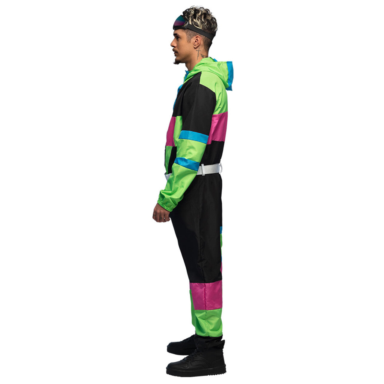 Op deze afbeelding zie je een Kostuums, van het merk Boland. Skipak 80s Larry Lawine Man Kostuum