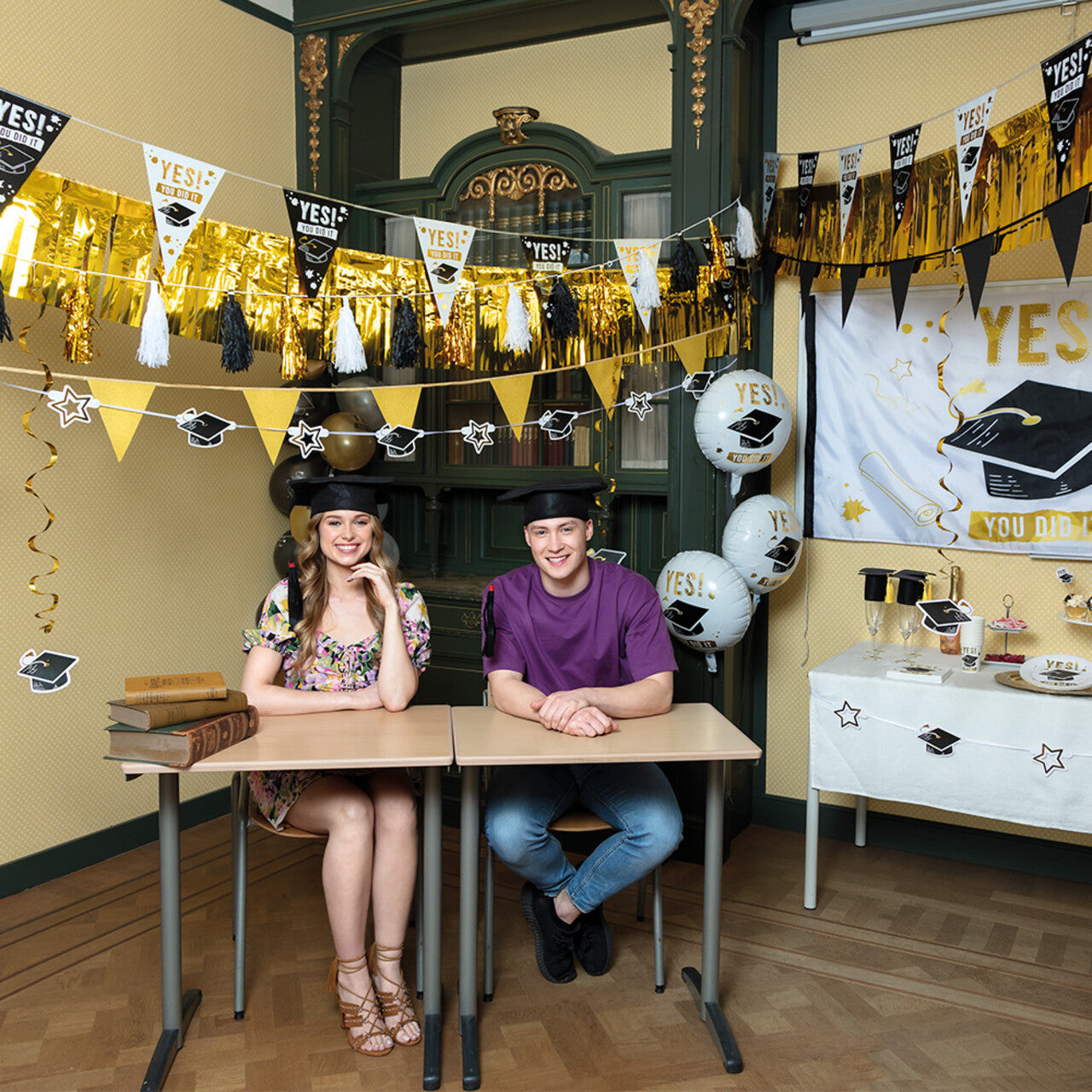 Op deze afbeelding zie je een Decoratie, van het merk Boland. Folieballon Geslaagd Yes! You Did It