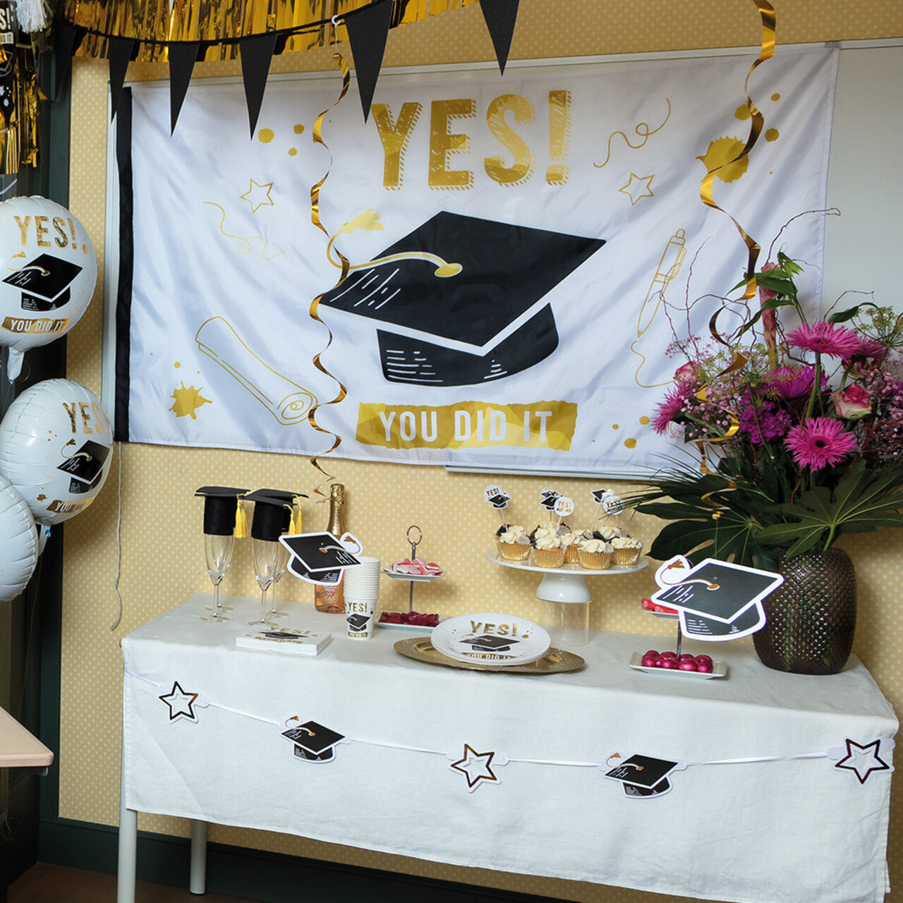 Op deze afbeelding zie je een Decoratie, van het merk Boland. Bekertjes Geslaagd Yes! You Did It