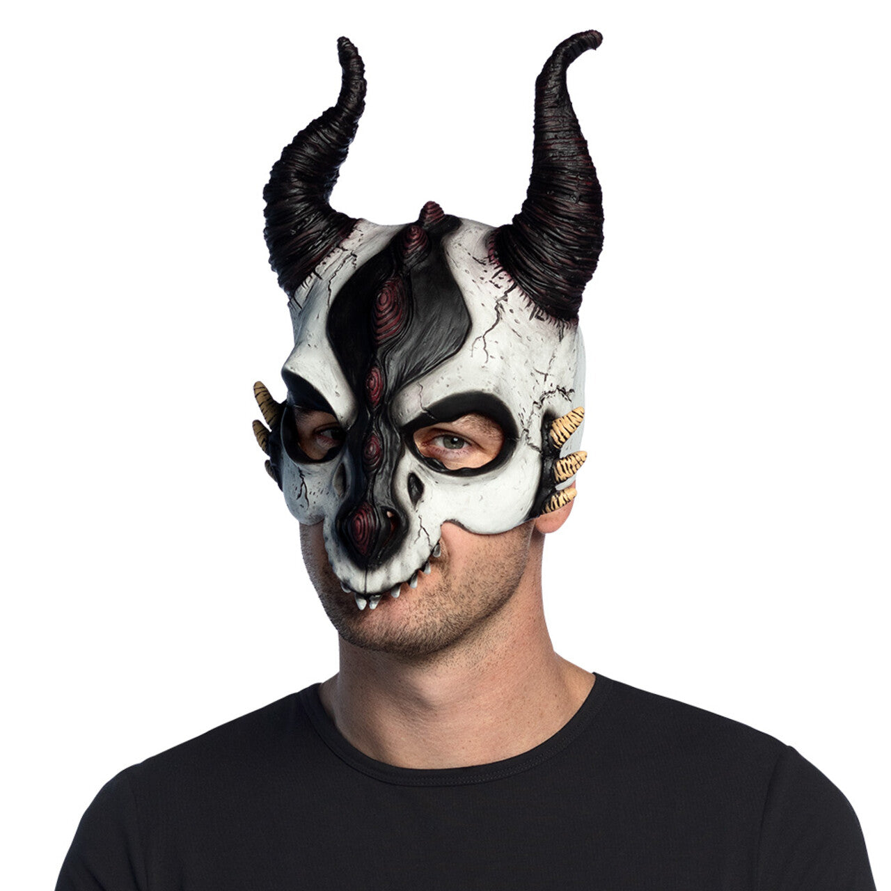 Op deze afbeelding zie je een Accessoires, van het merk Boland. Half Masker Evil Drakenschedel