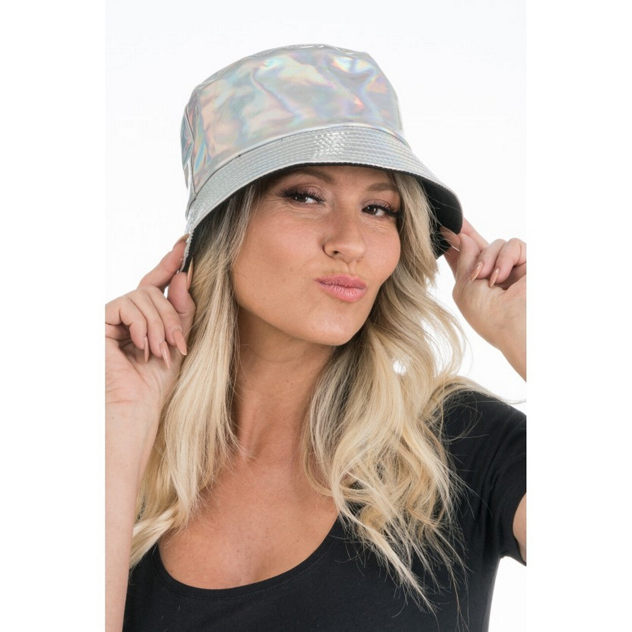 Op deze afbeelding zie je een Accessoires, van het merk Chaks. Bucket Hoed Out Of Space Zilver