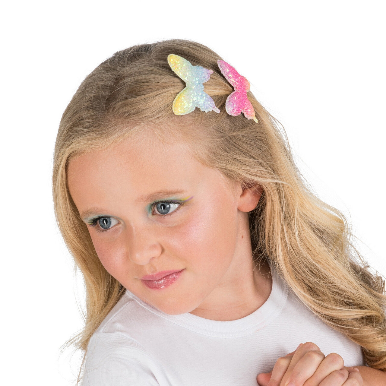 Op deze afbeelding zie je een Accessoires, van het merk Chaks. Regenboog Vlinder Haarclip 2 Stuks
