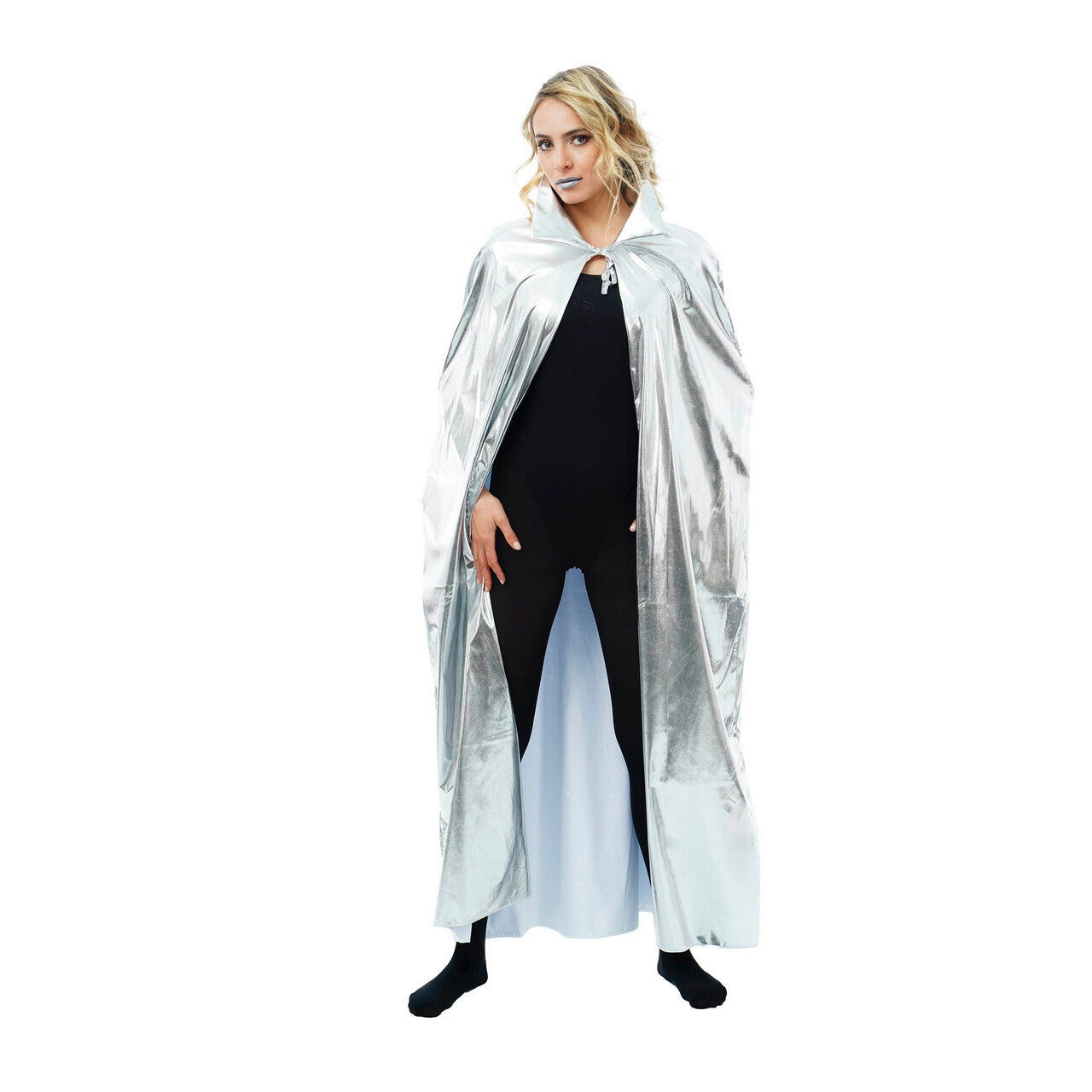 Op deze afbeelding zie je een Kostuums, van het merk Chaks. Zilveren Cape 135 Centimeter Kostuum