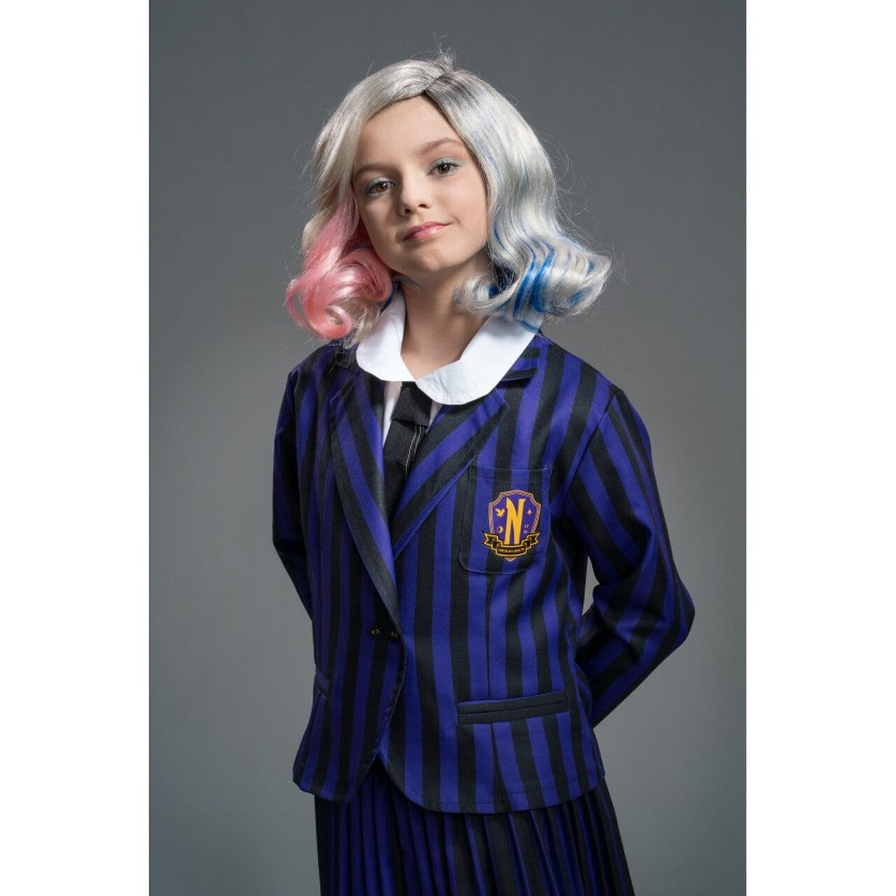 Op deze afbeelding zie je een Kostuums, van het merk Chaks. Wednesday™ School Uniform Zwart Paars Meisje Kostuum
