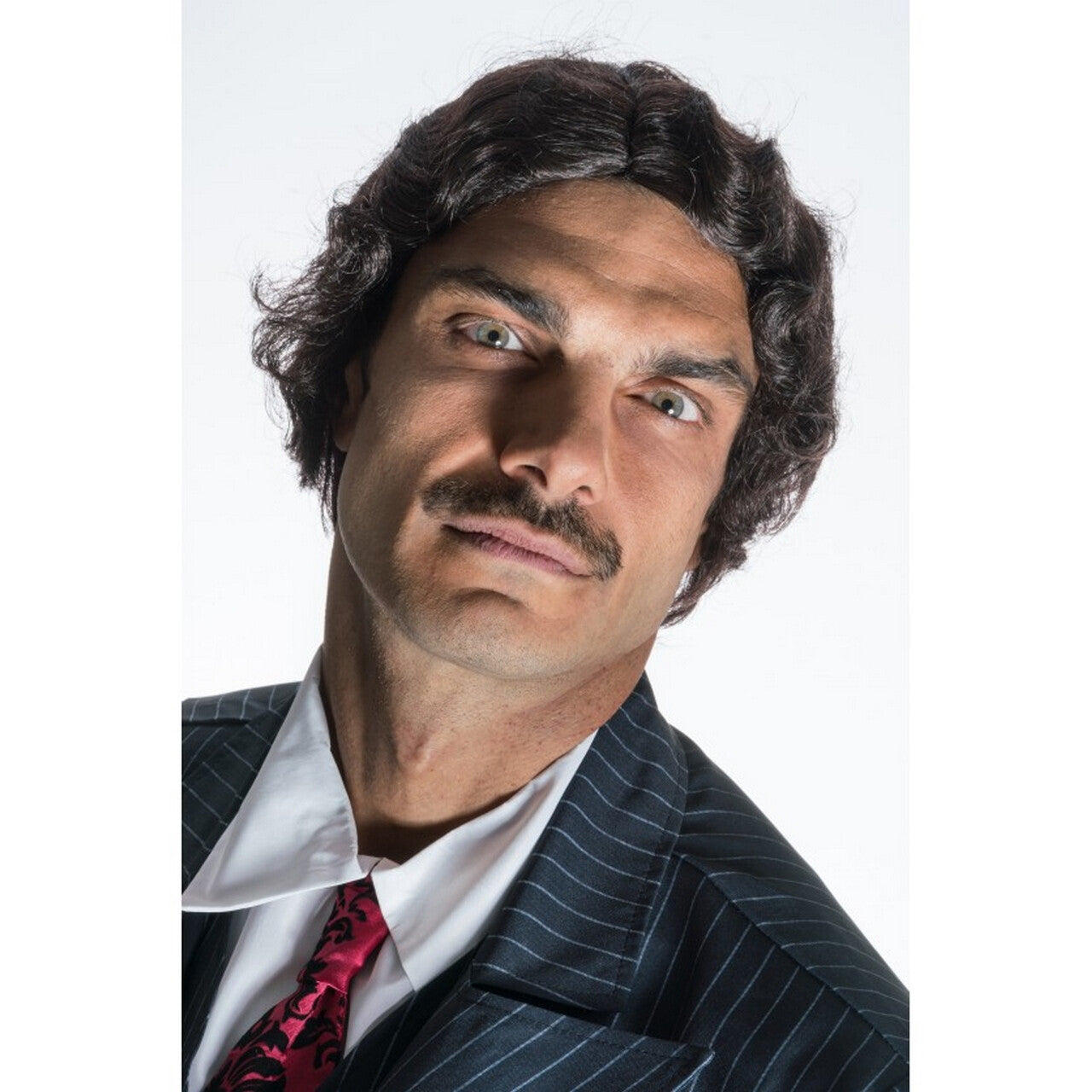Op deze afbeelding zie je een Accessoires, van het merk Chaks. Gomez Addams Pruik