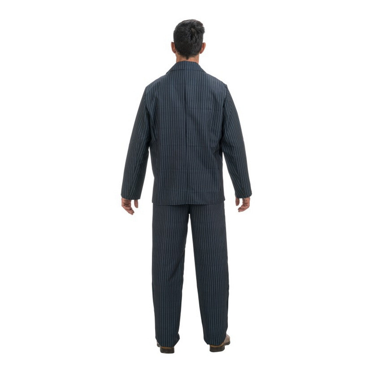 Op deze afbeelding zie je een Kostuums, van het merk Chaks. Gomez Addams Gangster Man Kostuum