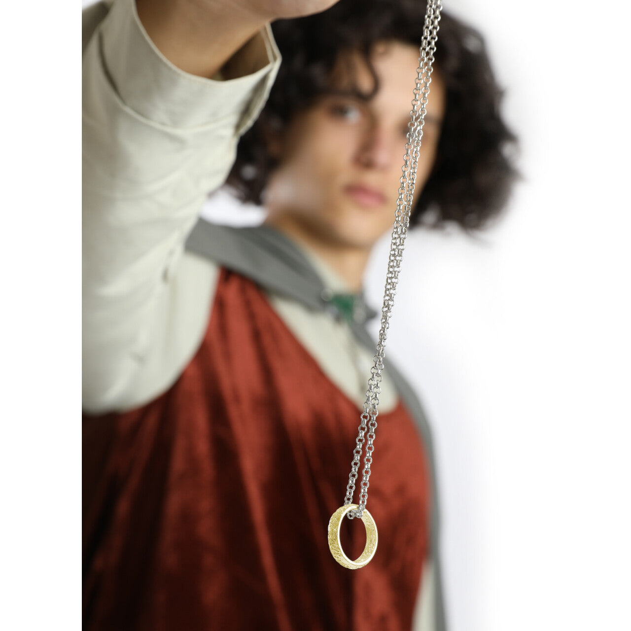 Op deze afbeelding zie je een Accessoires, van het merk Funidelia. The Lord Of The Rings Ketting Met Ring The One