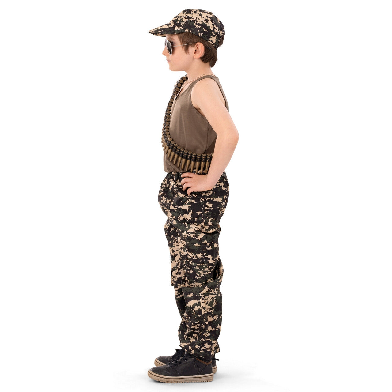 Op deze afbeelding zie je een Kostuums, van het merk Funny Fashion. Army Arnold Jongen Kostuum