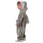 Op deze afbeelding zie je een Kostuums, van het merk Funny Fashion. Joa De Meest Vriendelijke Haai Kind Kostuum