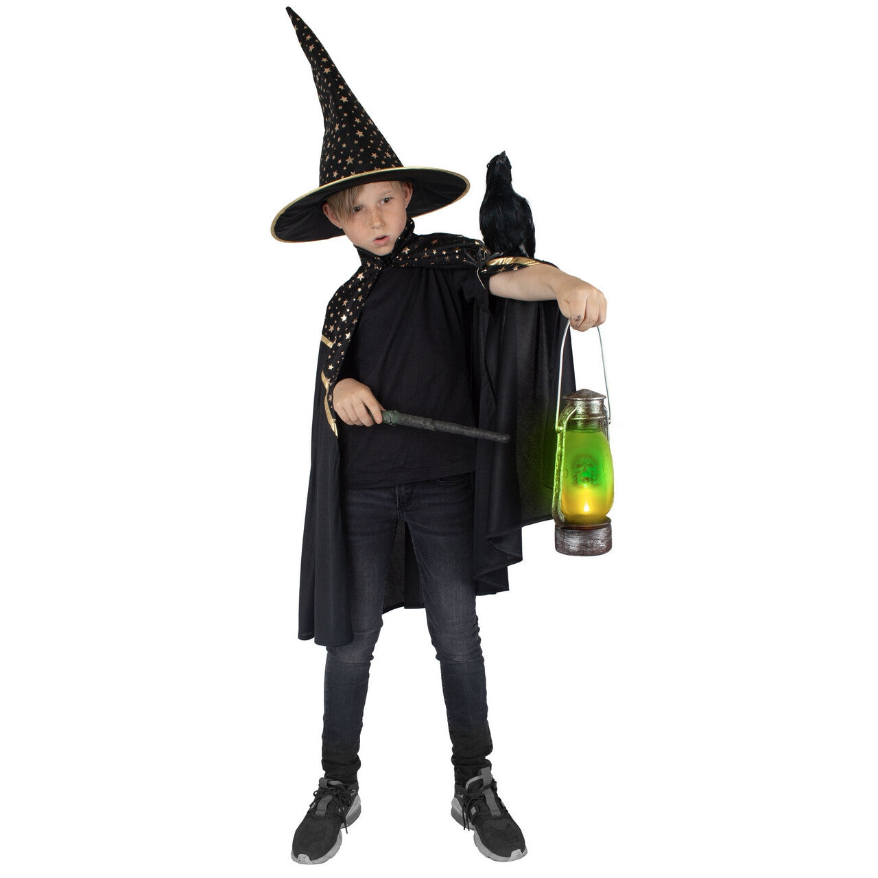 Op deze afbeelding zie je een Kostuums, van het merk Funny Fashion. Magische Zwarte Heksencape Kind Kostuum