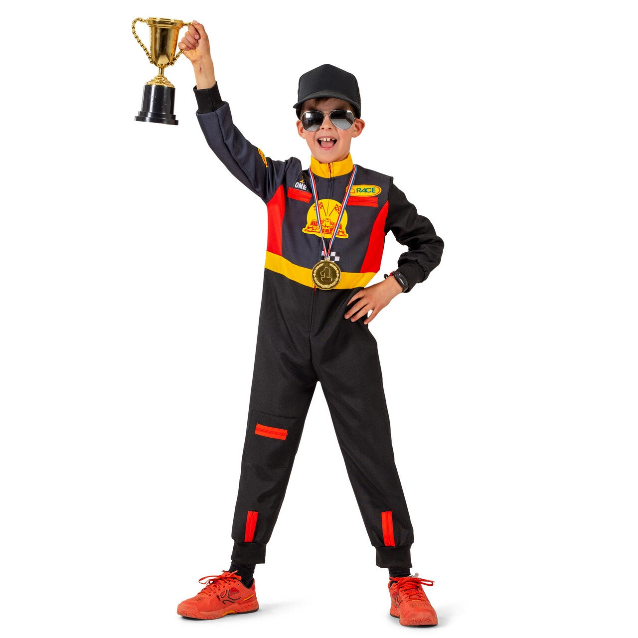 Op deze afbeelding zie je een Kostuums, van het merk Funny Fashion. F1 Junior Winnaar Jongen Kostuum