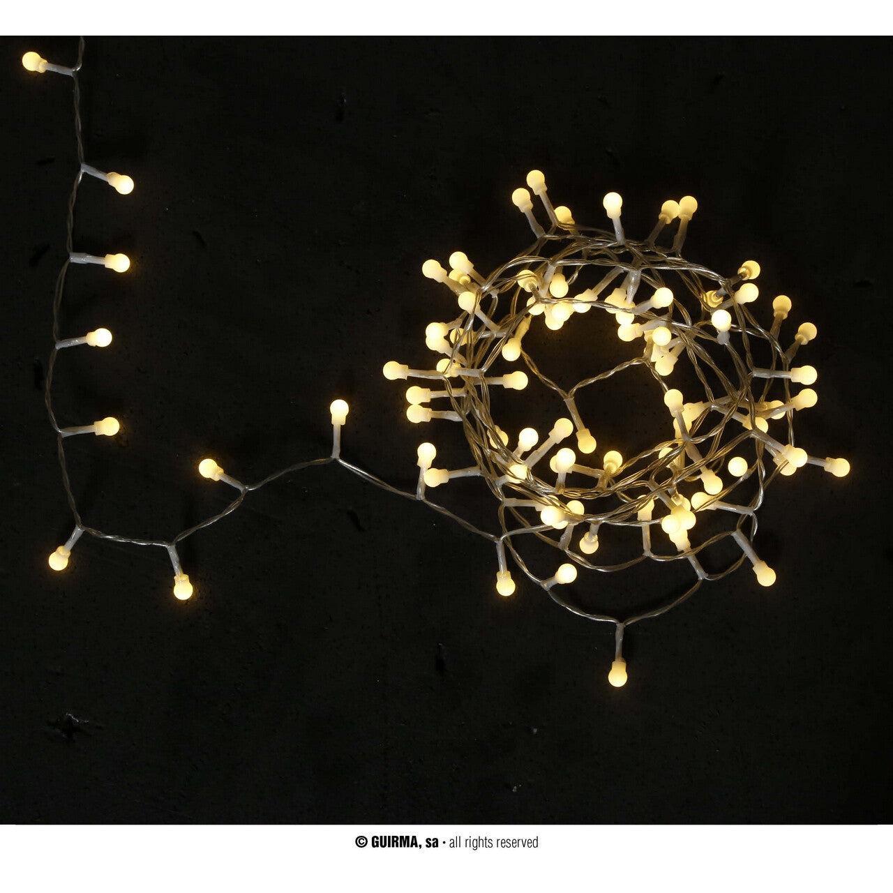 Op deze afbeelding zie je een Decoratie, van het merk Guirma. Verlichting 50 Led Warm Ball 8f