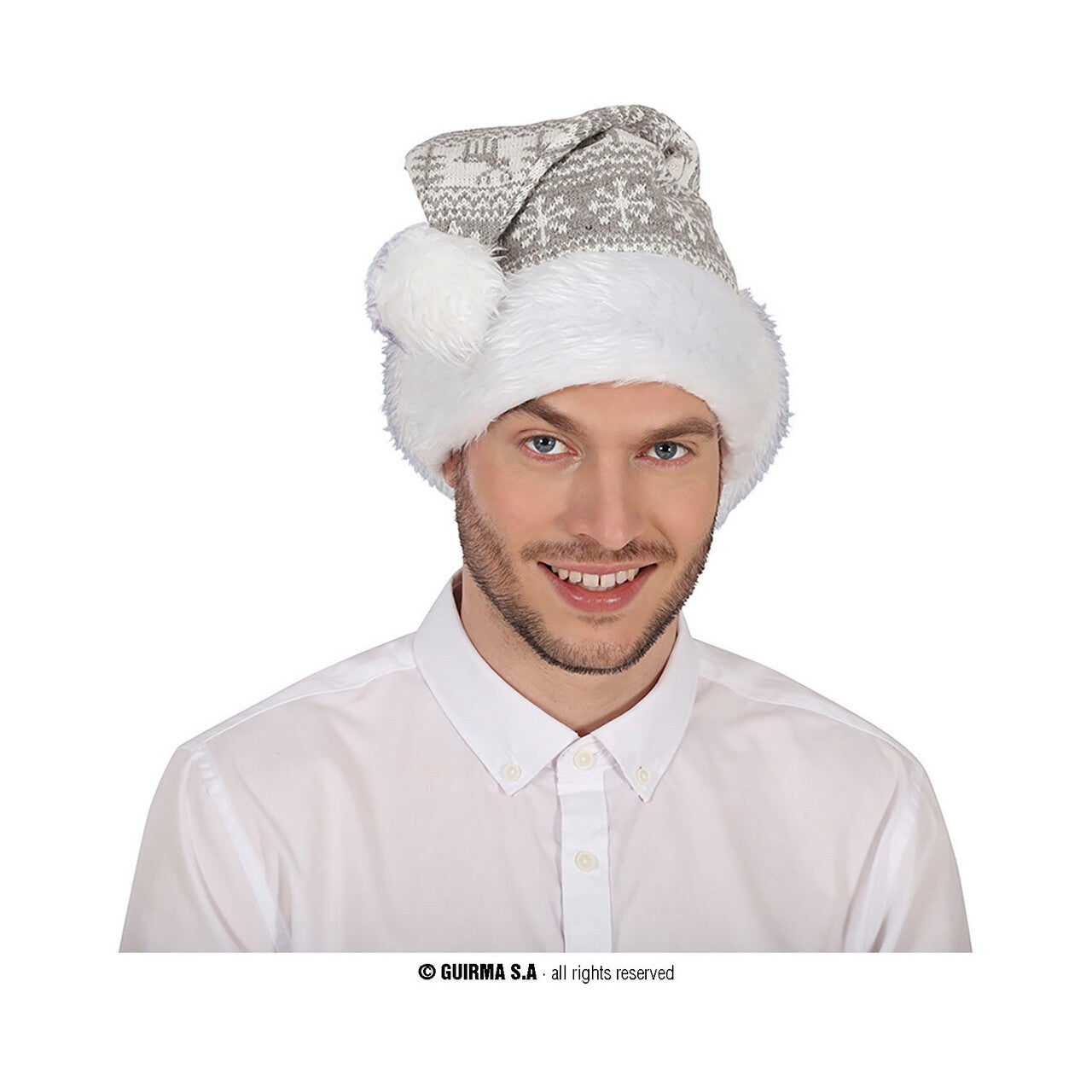 Op deze afbeelding zie je een Accessoires, van het merk Guirma. Grijze Gebreide Kerstmuts