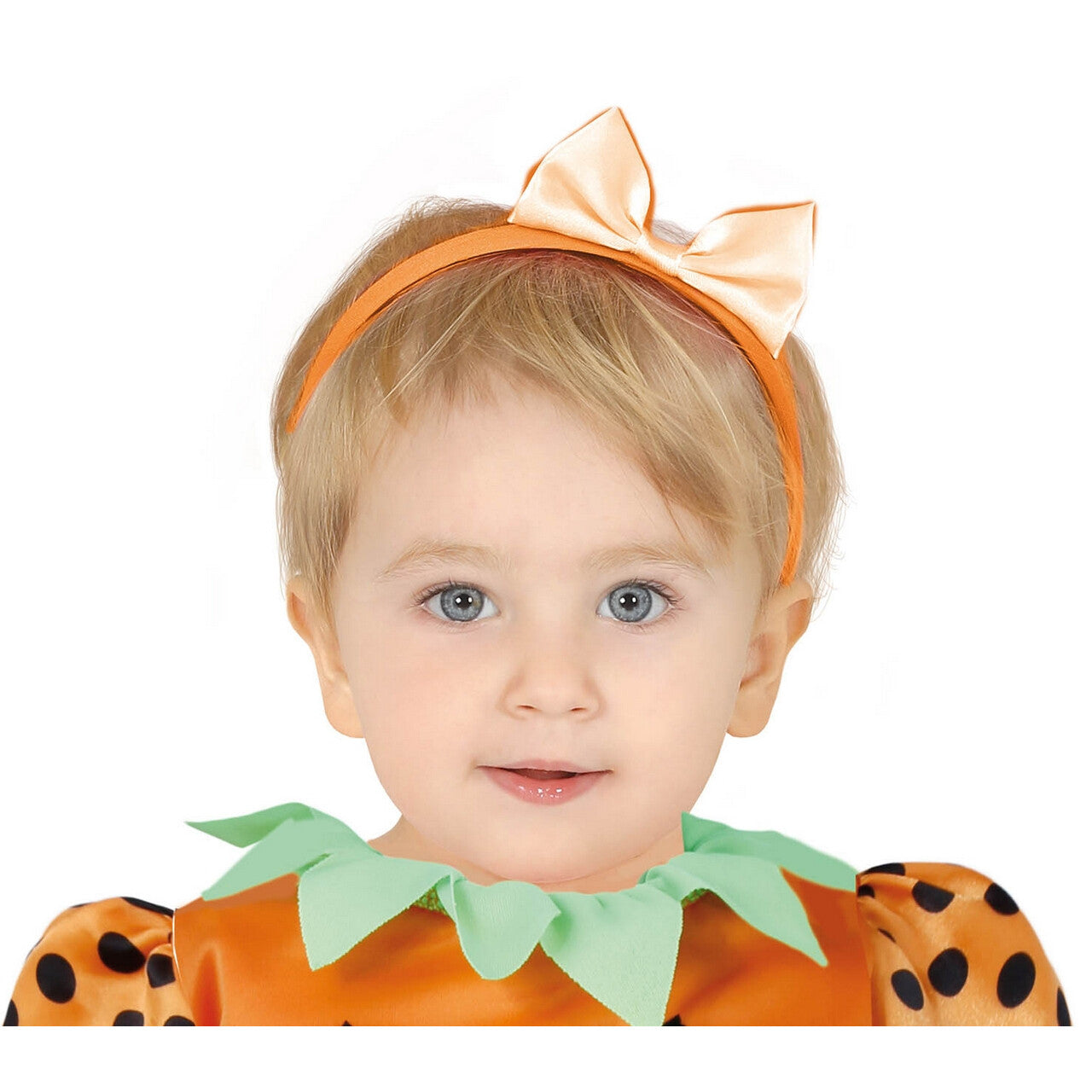 Op deze afbeelding zie je een Kostuums, van het merk Guirca. Dotty Pumpkin Dora Meisje Kostuum