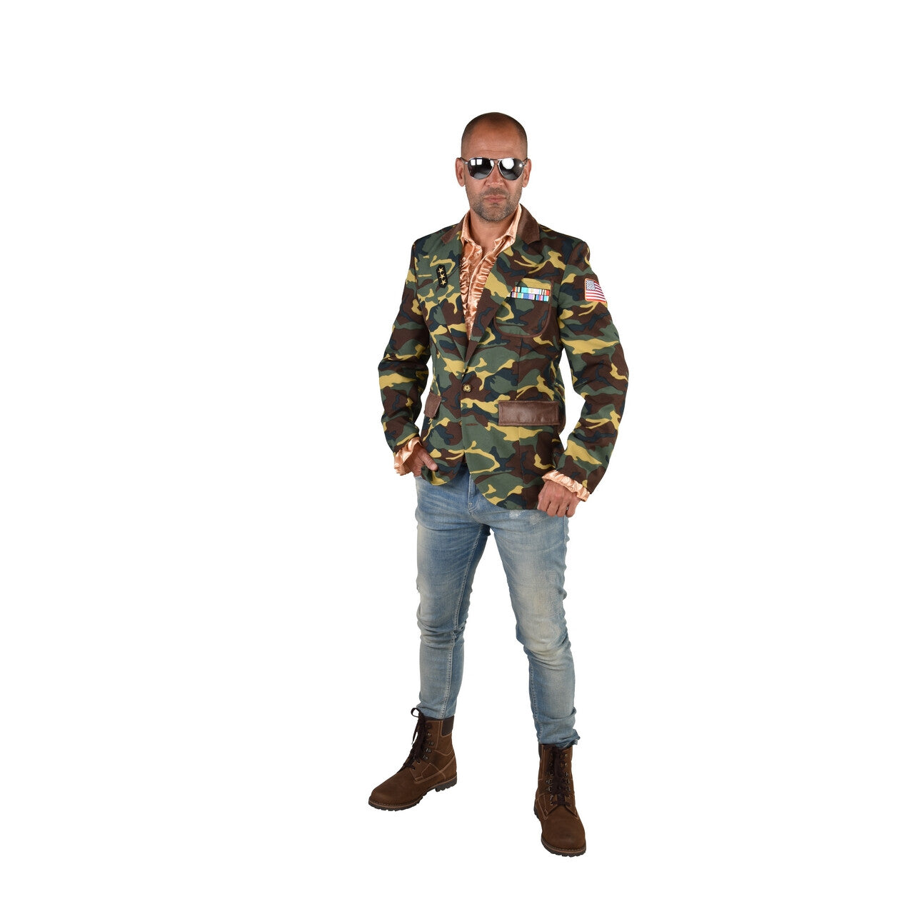 Op deze afbeelding zie je een Kostuums, van het merk Magic By Freddy's. Camouflage Colbert Gedecoreerde Oorlogsheld Man