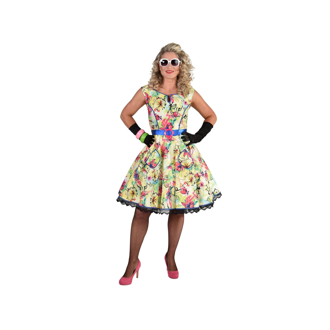 Op deze afbeelding zie je een Kostuums, van het merk Magic By Freddy's. Fleurige Bloesem Jaren 50 Zomer Vrouw Kostuum