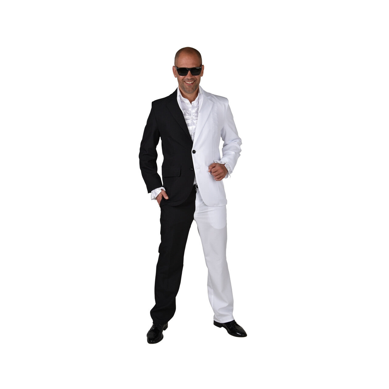 Op deze afbeelding zie je een Kostuums, van het merk Magic By Freddy's. Zwart Wit Is Het Nieuwe Grijs Cocktail Party Man Kostuum