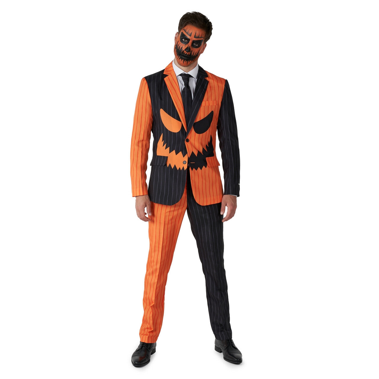 Op deze afbeelding zie je een Kostuums, van het merk Suitmeister. Jack-O Pinstripe Black Oranje Zwart Man Kostuum