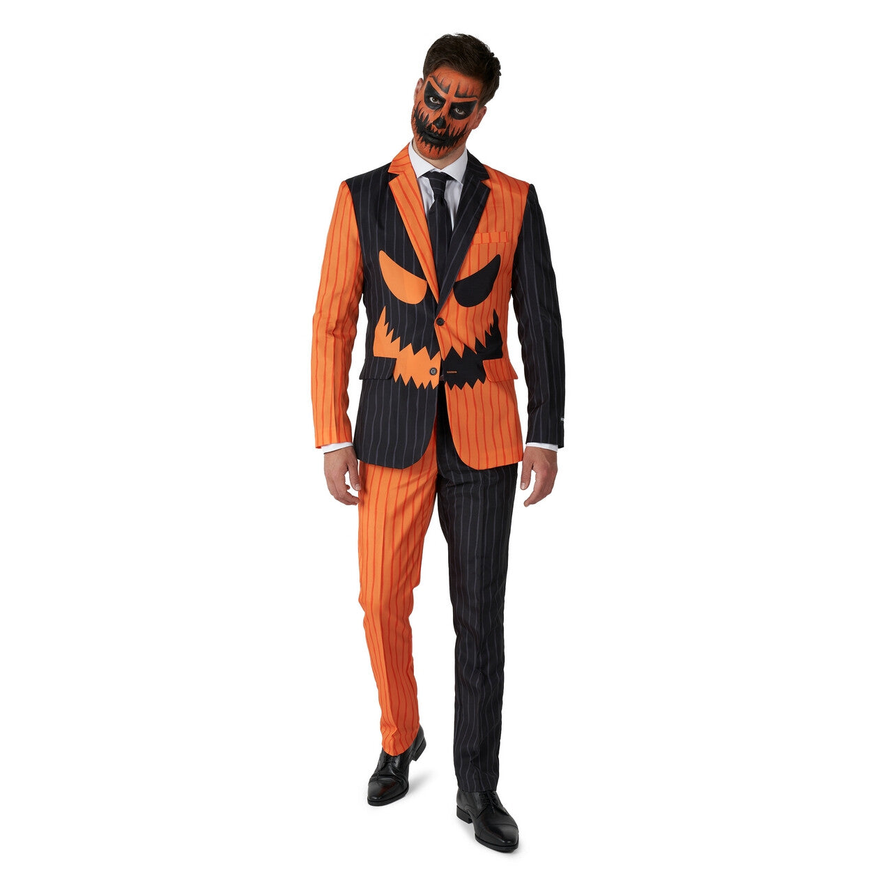 Op deze afbeelding zie je een Kostuums, van het merk Suitmeister. Jack-O Pinstripe Black Oranje Zwart Man Kostuum