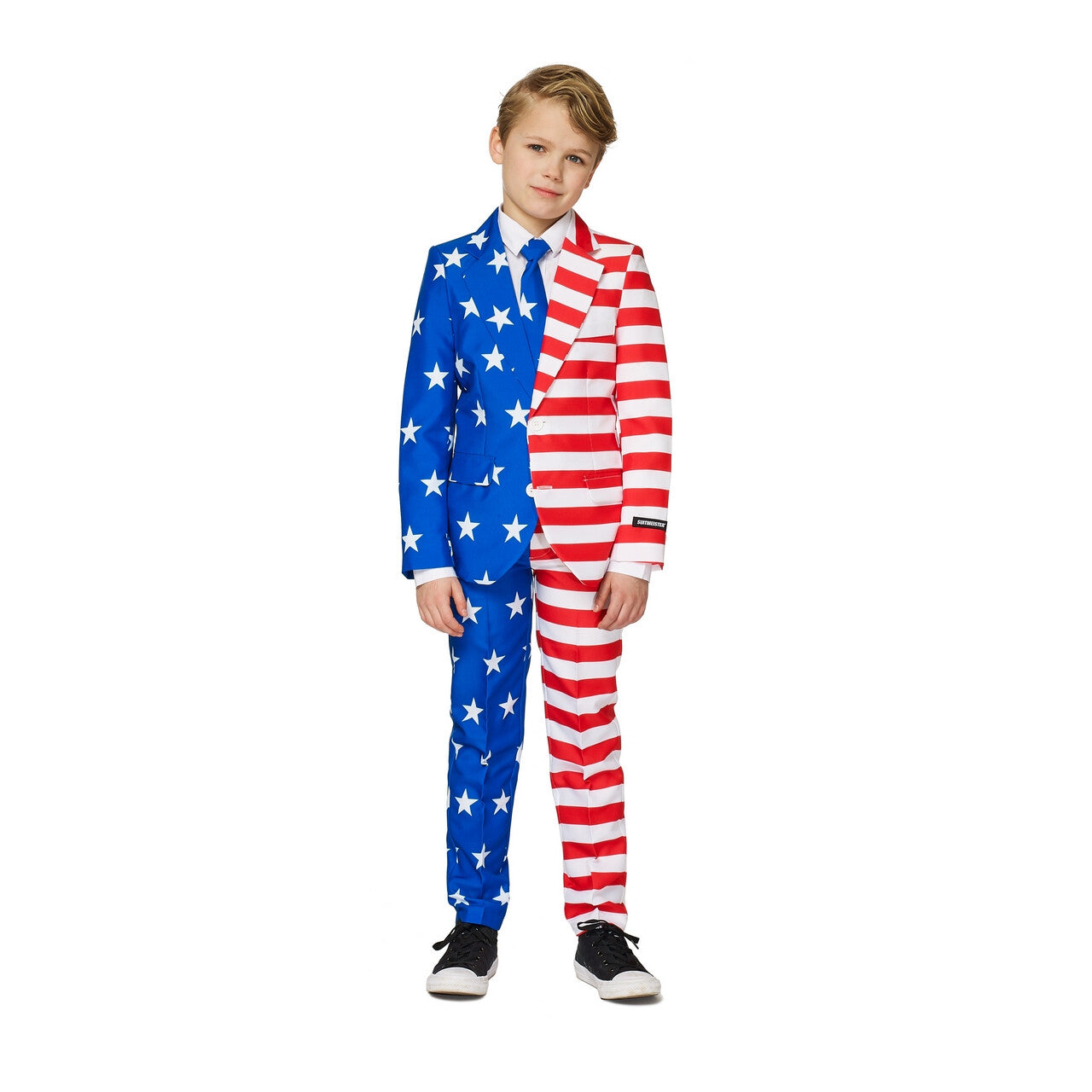 Op deze afbeelding zie je een Kostuums, van het merk Suitmeister. Boys USA Flag Stars And Stripes Jongen Kostuum
