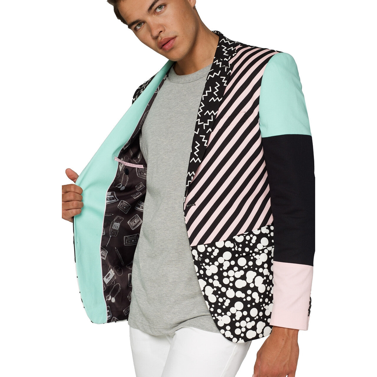Op deze afbeelding zie je een Kostuums, van het merk Opposuits. Cut En Sew Modieuze Blazer Man