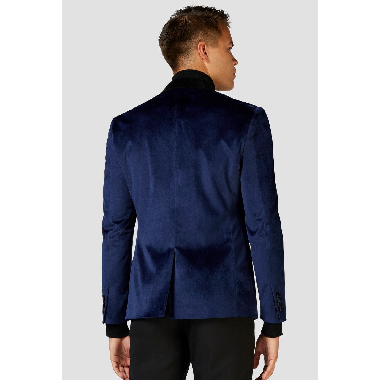 Op deze afbeelding zie je een Kostuums, van het merk Opposuits. Luxe Statige Gala Jas Diepblauw Man