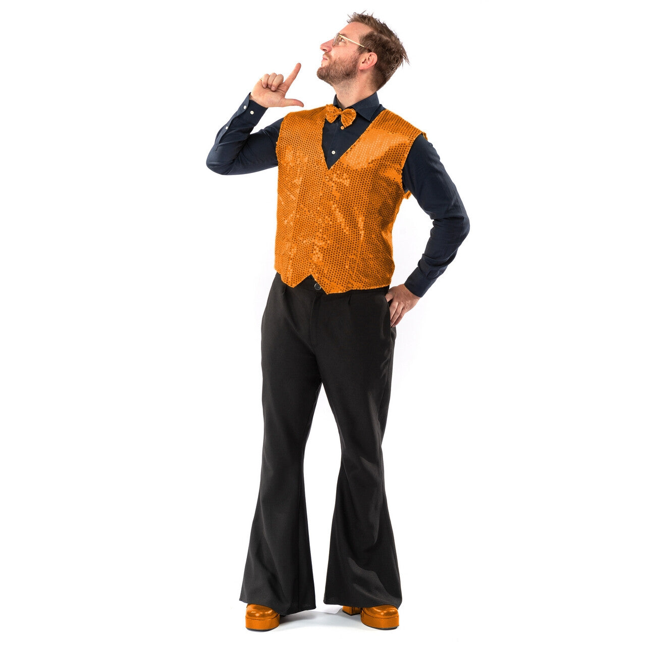 Op deze afbeelding zie je een Kostuums, van het merk Original Replicas. Paillettenvest Met Strik Oracle Orange Man