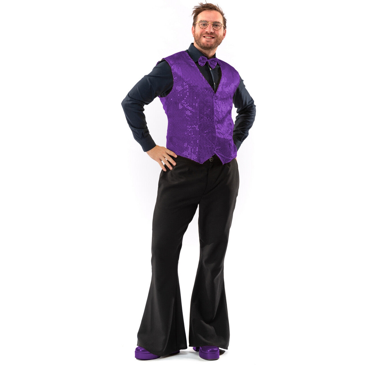 Op deze afbeelding zie je een Kostuums, van het merk Original Replicas. Paillettenvest Met Strik Purple Star Man