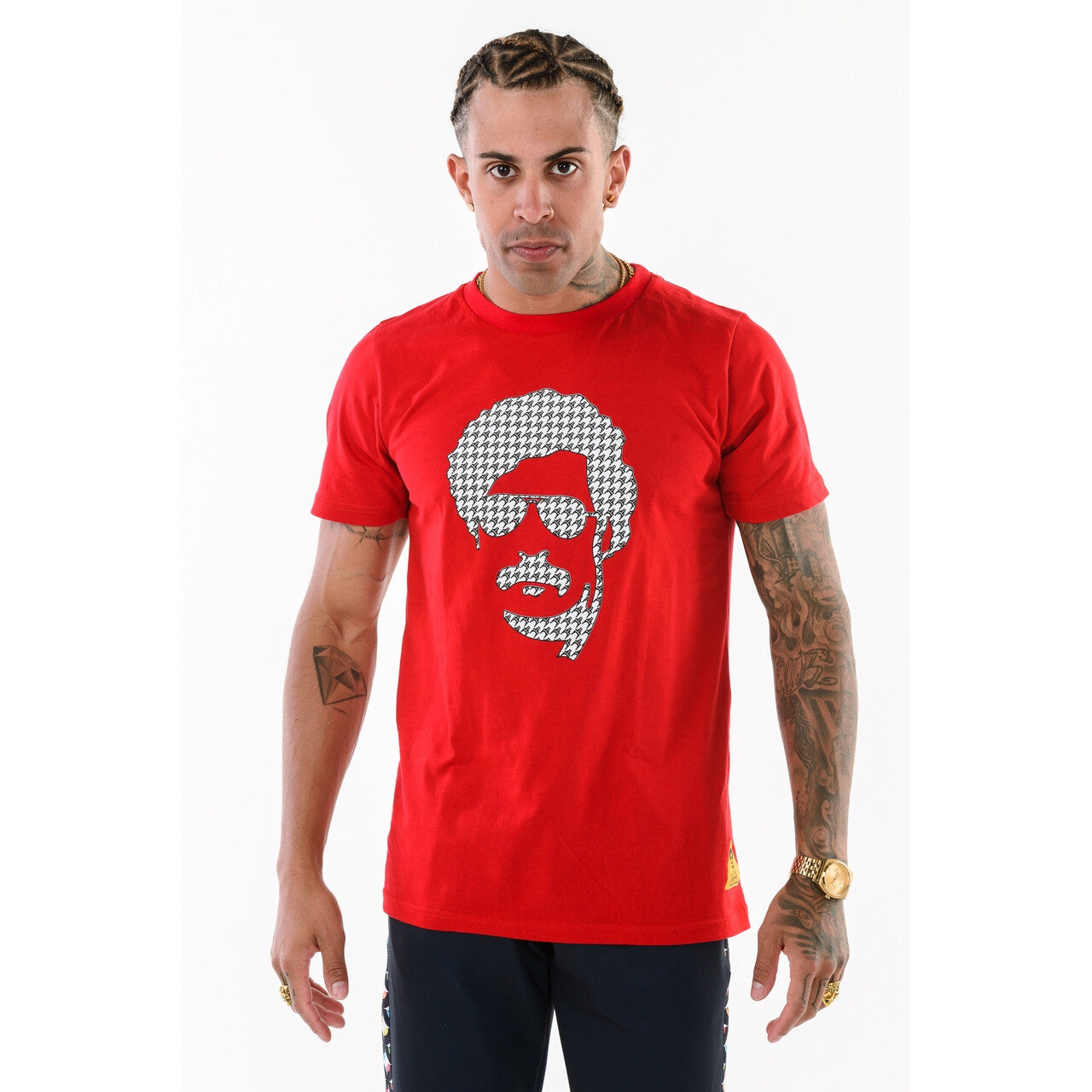 Op deze afbeelding zie je een Kostuums, van het merk Original Replicas. Pablo Discobar Shirt Head Red