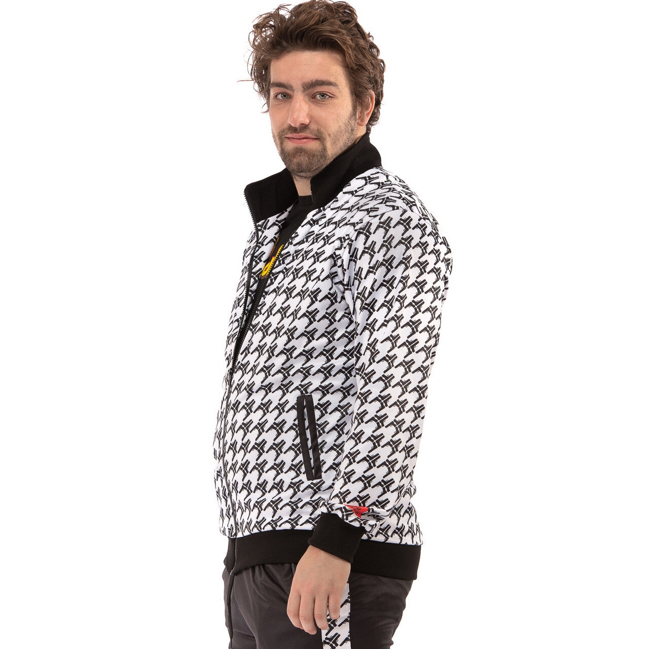 Op deze afbeelding zie je een Kostuums, van het merk Original Replicas. Pablo Discobar Jas Pied De Pistola