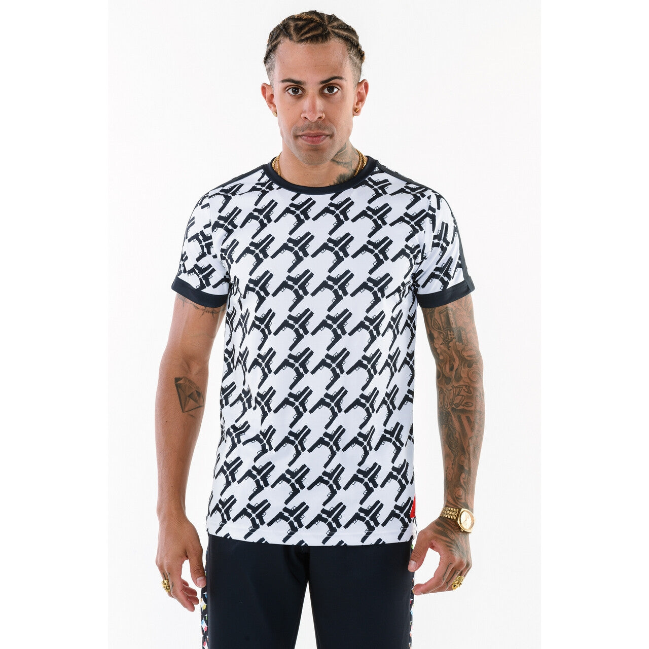 Op deze afbeelding zie je een Kostuums, van het merk Original Replicas. Pablo Discobar Shirt Pied De Pistola