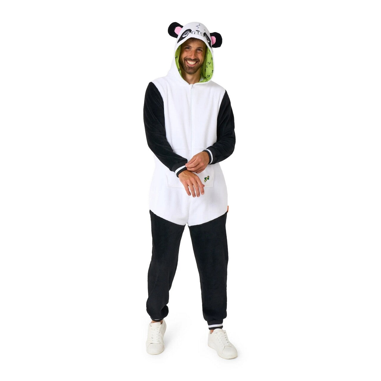 Op deze afbeelding zie je een Kostuums, van het merk Opposuits. Ping Xiao Po De Panda Relax Onesie Man Kostuum