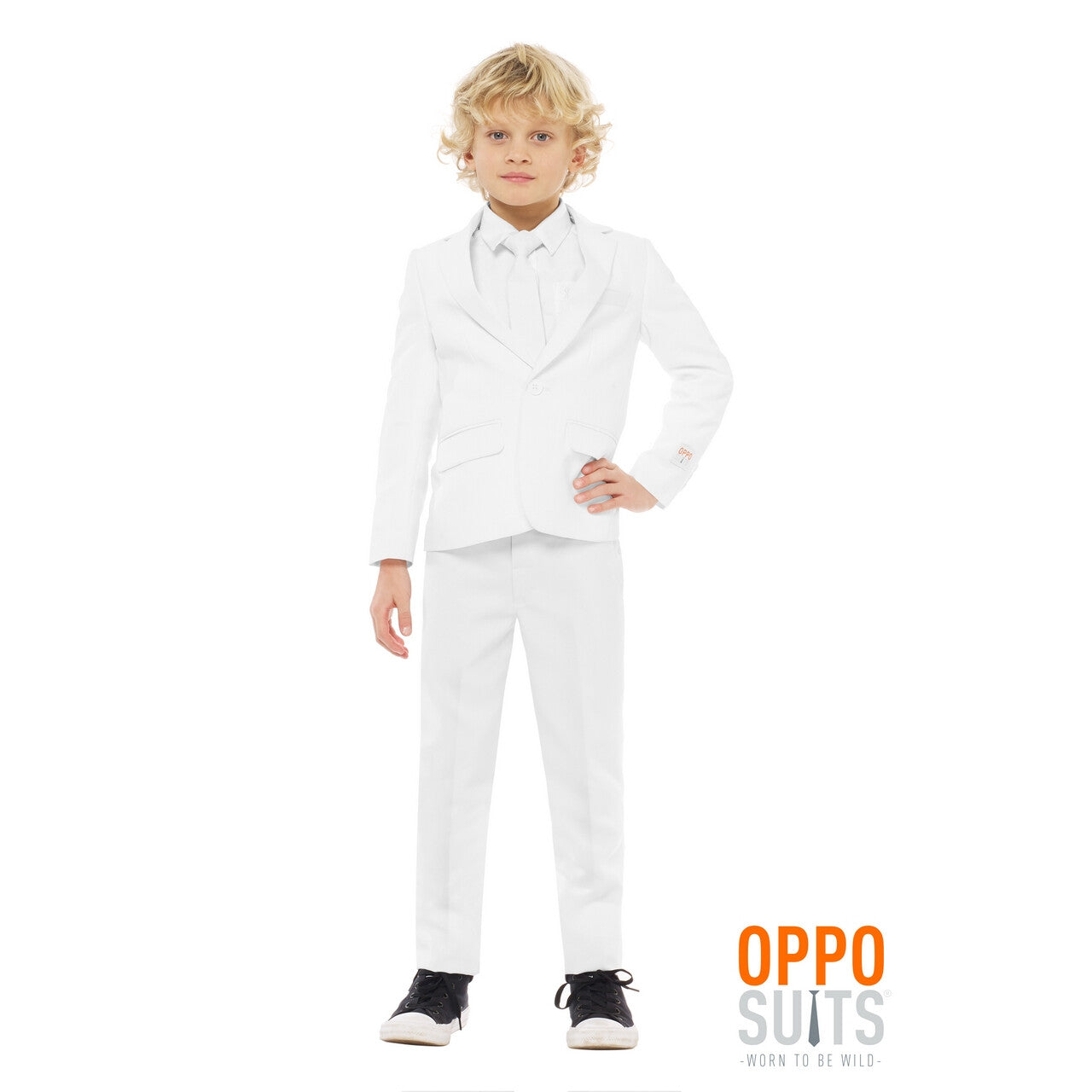 Op deze afbeelding zie je een Kostuums, van het merk Opposuits. Strak Compleet Wit Party Pak Jongen