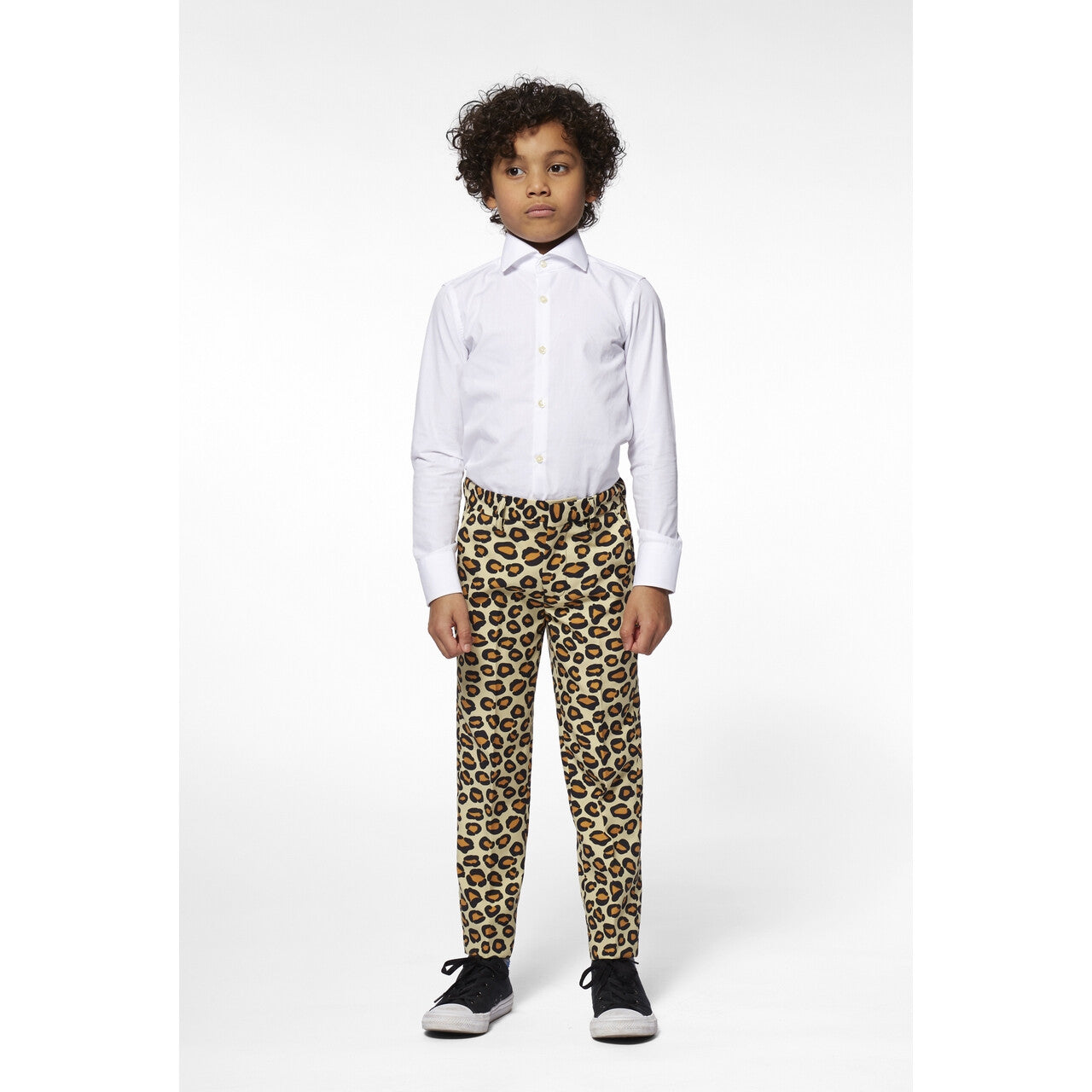 Op deze afbeelding zie je een Kostuums, van het merk Opposuits. The Jag Luxe Luipaard Jongen Kostuum