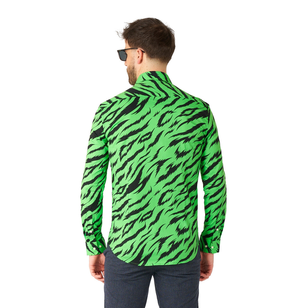 Op deze afbeelding zie je een Kostuums, van het merk Opposuits. Striped Wild Animal Green Overhemd Man