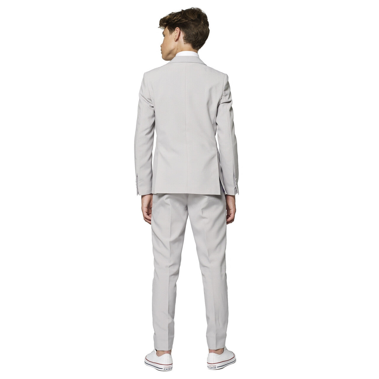 Op deze afbeelding zie je een Kostuums, van het merk Opposuits. Klassieke Bruidsjonker Grijs Jongen Kostuum